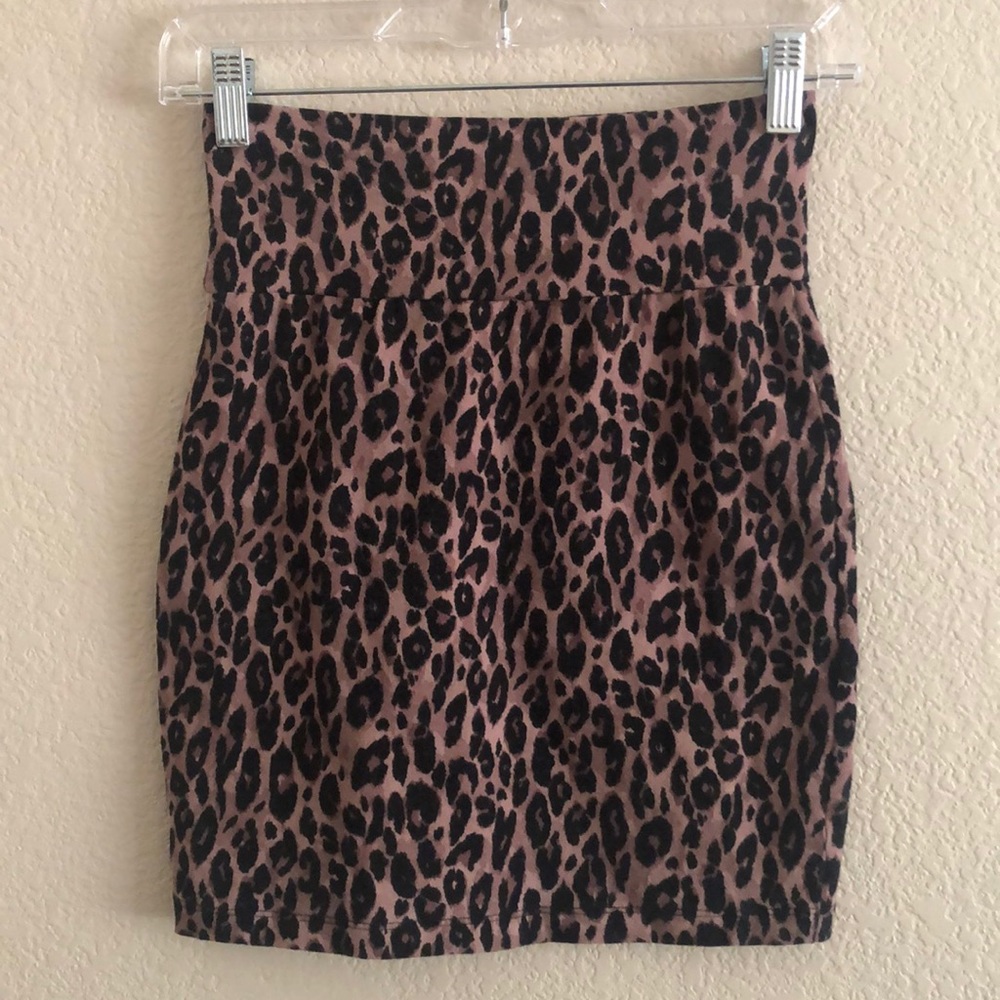 Leopard Mini Skirt - Picture 2 of 3
